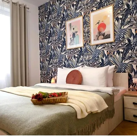 Cocktail I In Piata Romana Bukarest