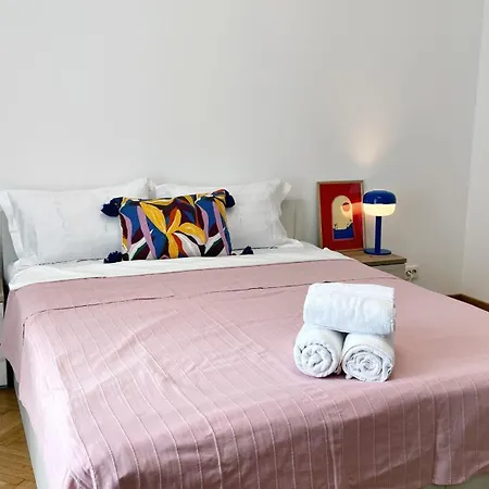 Cocktail I In Piata Romana Bucarest