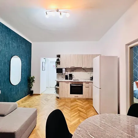 Cocktail I In Piata Romana Апартаменты *