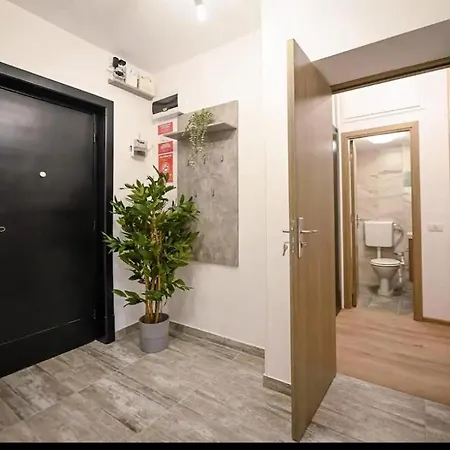 Cocktail I In Piata Romana *