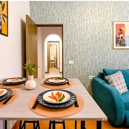 Cocktail I In Piata Romana Bucarest