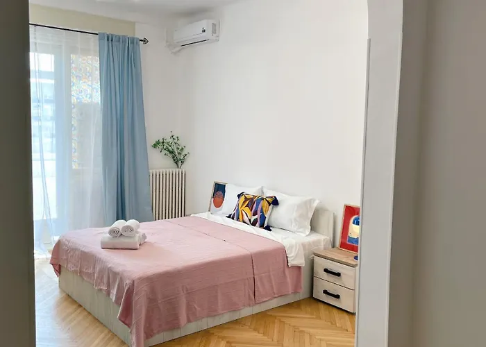 Cocktail I In Piata Romana Apartament Bucureşti