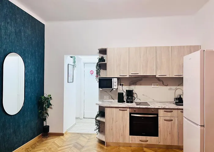 Cocktail I In Piata Romana * 부쿠레슈티