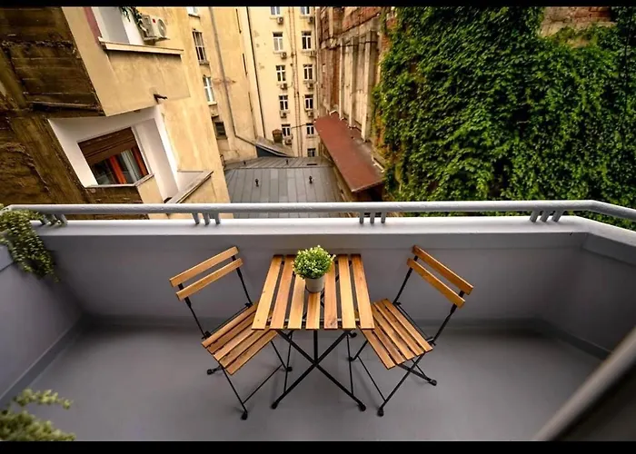 Cocktail I In Piata Romana Appartement Boekarest