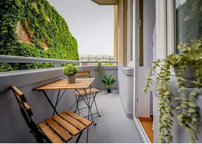 Cocktail I In Piata Romana Appartement *