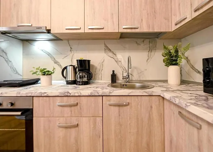 Cocktail I In Piata Romana 부쿠레슈티