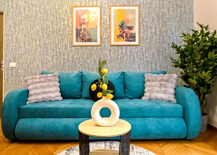 Cocktail I In Piata Romana * 부쿠레슈티