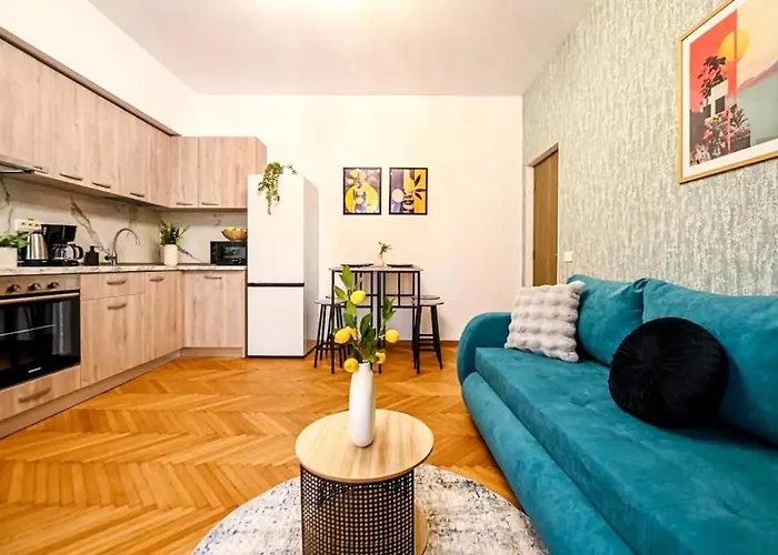 Cocktail I In Piata Romana Bukurešť