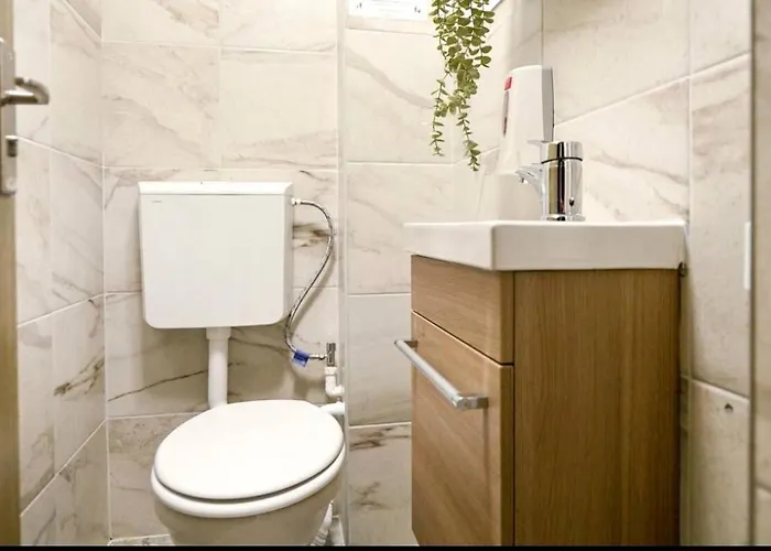 Cocktail I In Piata Romana * Bucareste